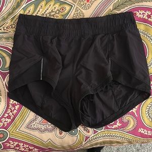 Lululemon Size 6 Black shorts